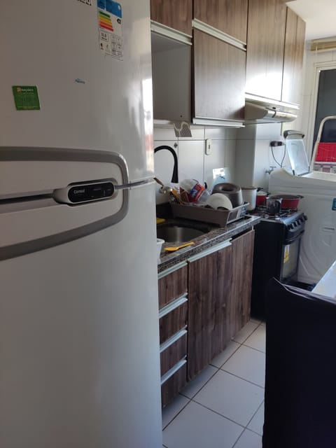 Fridge, oven, stovetop, coffee/tea maker