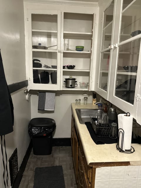 Microwave, oven, stovetop, coffee/tea maker