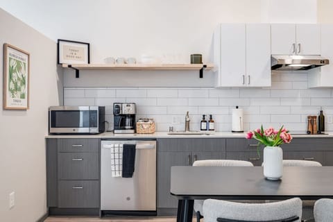 Fully equipped coffee station