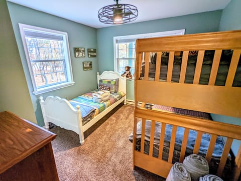 3 bedrooms, desk, iron/ironing board, travel crib