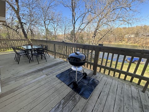 Grilling and lounge area