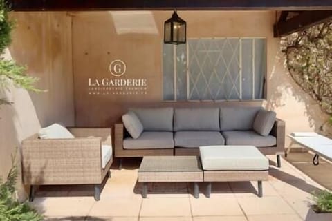 9e1c02b4 3d17 4eb3 b3f2 56c7a023c855