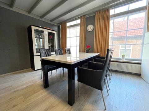 Our dining area is a welcoming space, perfect for family dinners or a relaxing breakfast to start your day