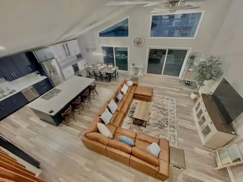 Open family room, kitchen and dining room