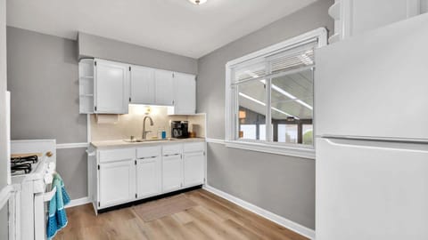 Fully functional kitchen—everything you need at your fingertips. Well-organized, efficient, and ready for any meal or gathering. Whether you're cooking a gourmet feast or a quick snack, this kitchen has you covered.