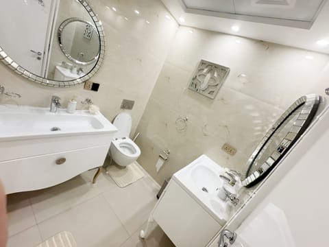 Shower, jetted tub, hair dryer, bidet