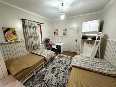 1 bedroom, desk, free WiFi, bed sheets