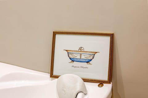 Decorative detail (4)