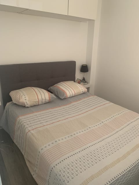 1 bedroom, bed sheets