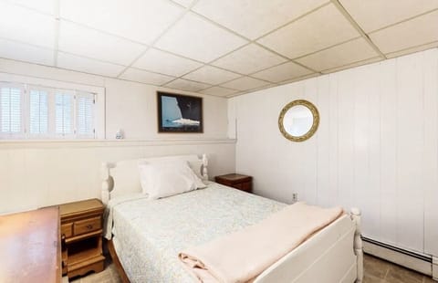 7 bedrooms, in-room safe, travel crib, free WiFi