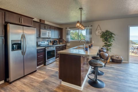 Kitchen and Kitchen Island with Seating