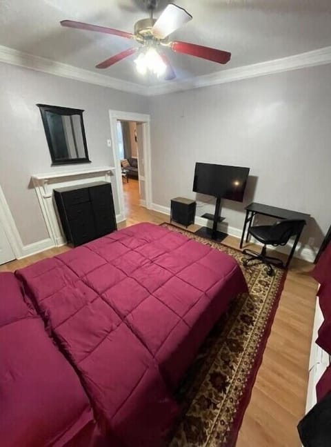 2 bedrooms, iron/ironing board, free WiFi, bed sheets