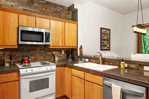Cook delicious meals for breakfast, lunch, and dinner in this fully equipped kitchen.