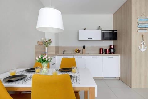 Kitchenette with a dishwasher