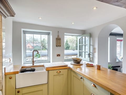 Kitchen | Dee Bank Cottage, Llangollen