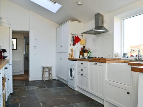 Farmhouse style kitchen area | Husabost Croft, Husabost