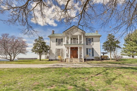 Ewing Vacation Rental | 5BR | 3.5BA | 5,500 Sq Ft | Stairs Required