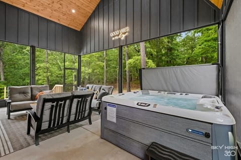 Indoor spa tub