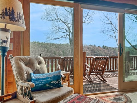 Mountain Ridge main level bedroom sitting area