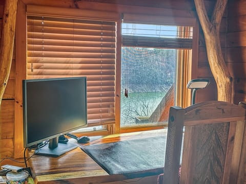 Mountain Ridge upper bedroom desk workspace