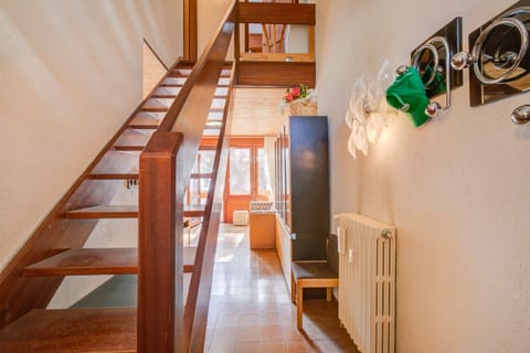 Common area (corridors, hall)