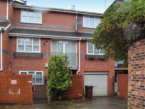 Exterior | West Street House, Southport