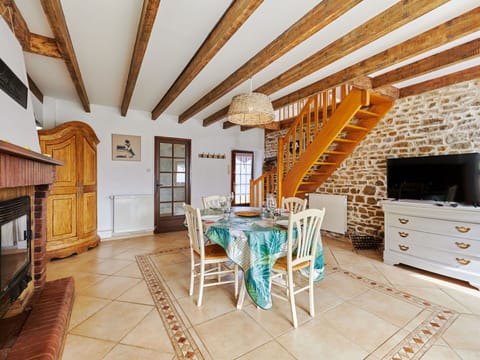 Sky, Plant, Cloud, Street Light, Urban Design, Road Surface, Tree, Building, Landscape, Road