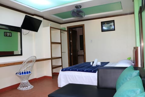 1 bedroom, in-room safe, free WiFi, bed sheets