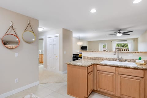 1215 Vacation by the Sea