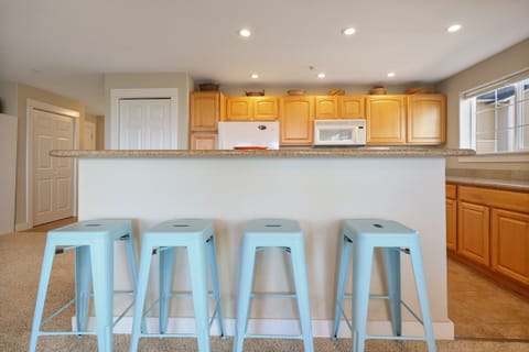 920 Vacation by the Sea