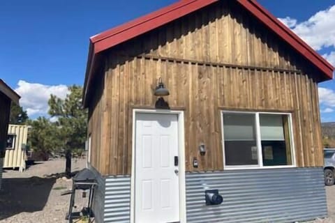 401a5b70 93d7 4a35 bbb5 32574e6c4e13