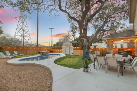 We have four mini golf holes for your putting practice or for a fun game of mini golf.