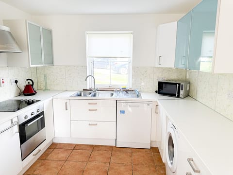 Brittas Bay Holiday Village No.7 – seaside accommodation next to blue flag sandy beach available in Co. Wicklow