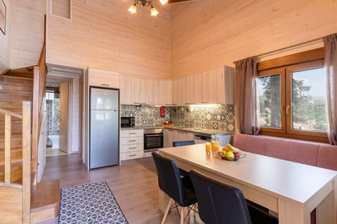 Fantastic views wooden villa,Near tavern, Maroulas village,Rethymno