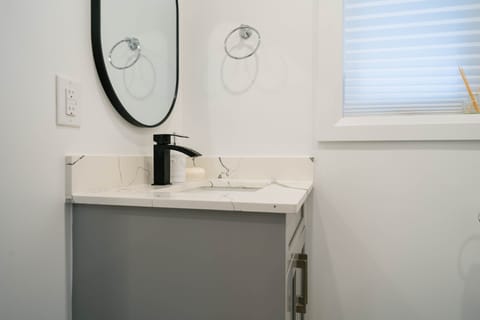 Living room 2 pcs bathroom