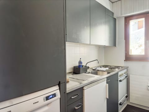 Cabinetry, Countertop, Property, Building, Kitchen Sink, Kitchen Appliance, Kitchen, Sink, Kitchen Stove, Drawer