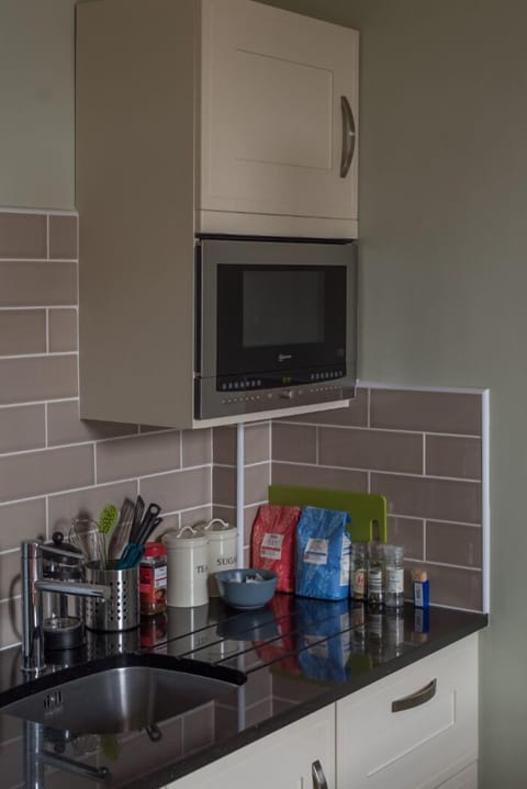 Murrayfield Kitchen Microwave