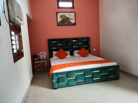 5 bedrooms, iron/ironing board, bed sheets