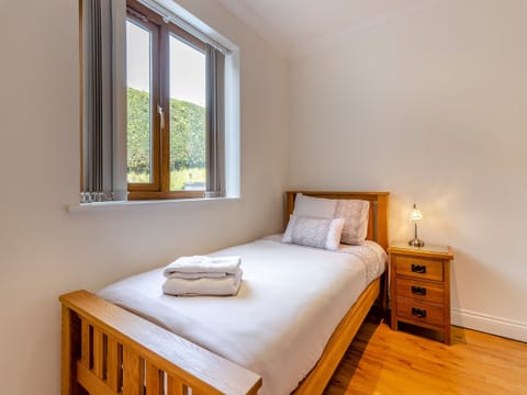 Single bedroom | Derwen Haidd - Afan Holiday Cottages, llanafan/Aberystwyth
