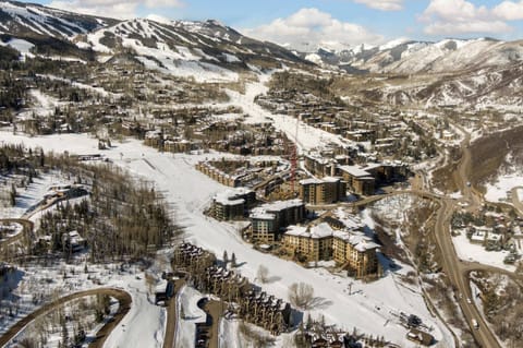 Snowmass is a vast mountain with lots of slopeside accommodations!  Enjoy this convenience when staying at the Lichenhearth.