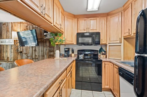 The fully equipped kitchen makes it easy to dine at home.  Dining out is just as easy with restaurants just steps away!