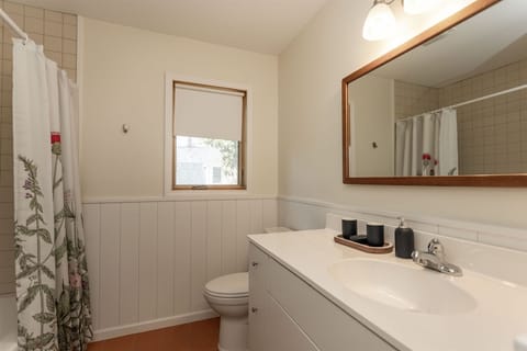 Bathtub, hair dryer, towels