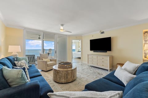 Welcome to SeaSpray East 825!