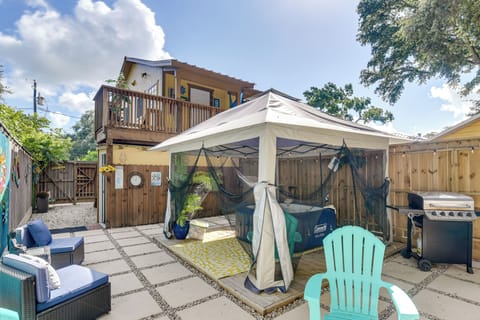 Bacliff Vacation Rental | 1BR | 1BA | Stairs Required | 625 Sq Ft