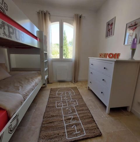 4 bedrooms, iron/ironing board, travel crib, free WiFi