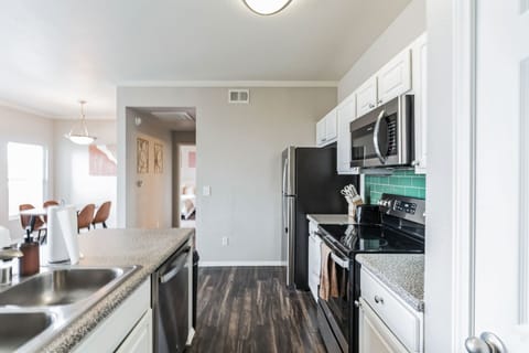 2048x1365 2436 Raywood View apt 223 Colorado Springs CO 80920 USA MonApr2220241713775849797