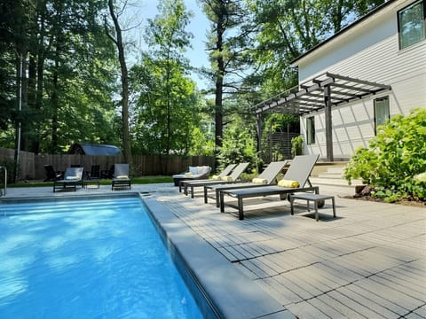 Outdoor pool, a heated pool