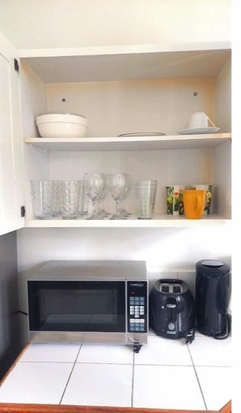 Fridge, oven, stovetop, cookware/dishes/utensils