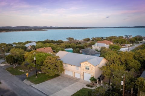 Located in Canyon Lake!