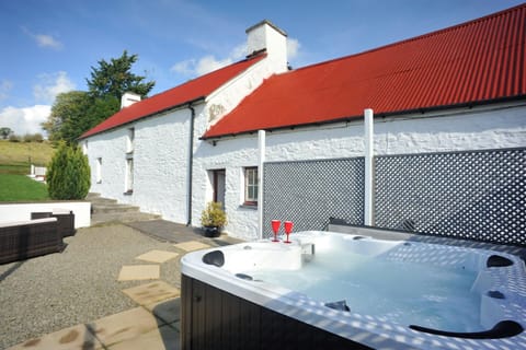 The hot tub outside Rhiwson Uchaf